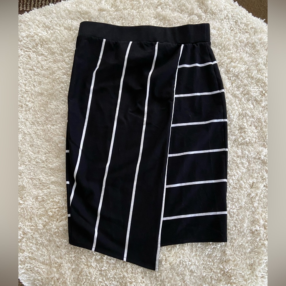 JC Penney Belle Sky Black Pencil Skirt